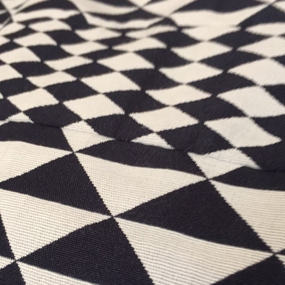 Black and white geometric patterned dress - Picture 9 of 9